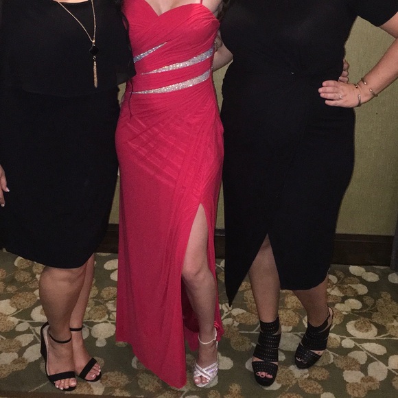 Red Gown - Picture 3 of 7